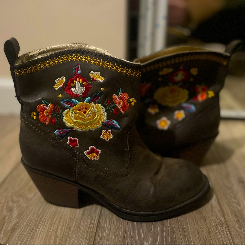 Floral mini cowboy boots